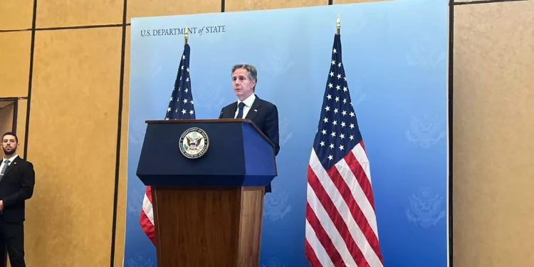 El Secretario de Estado estadounidense Antony Blinken ofrece una rueda de prensa en Tel Aviv, el 12 de octubre de 2023. (Lazar Berman/Times of Israel)