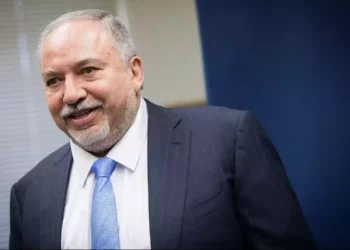 Liberman: “Debemos destruir la ciudad subterránea de Hamás”