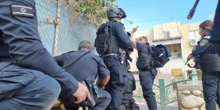 Terroristas toman una casa en Ofakim en el sur de Israel