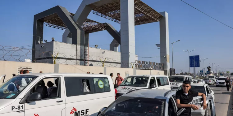 76 heridos y 335 con pasaportes extranjeros salen de Gaza