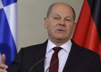 El canciller alemán, Olaf Scholz, ofrece una rueda de prensa conjunta con el primer ministro griego (no en la foto) tras las conversaciones mantenidas en la Cancillería de Berlín el 14 de noviembre de 2023. (Odd Andersen / AFP)