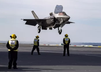 Finaliza DT-3 de F-35 en portaaviones británicos