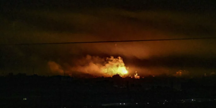 Interrupción total de servicios telefónicos y de Internet en Gaza