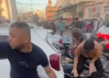 Varios muertos en ataque a convoy de ambulancias en Gaza