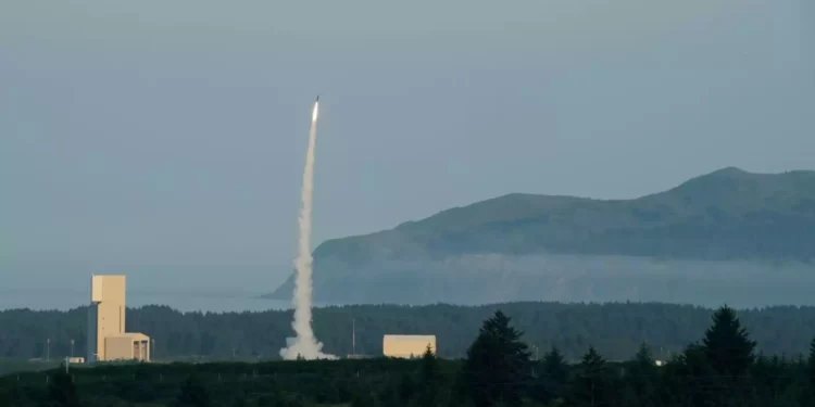 Una imagen del lanzamiento de prueba del sistema de defensa antimisiles Arrow 3 de Israel y Estados Unidos el 28 de julio de 2019. (Ministerio de Defensa)