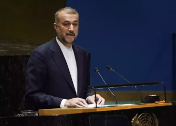 El ministro iraní de Asuntos Exteriores, Hossein Amir-Abdollahian, habla durante una reunión de emergencia sobre la guerra entre Israel y Hamás en la Asamblea General de las Naciones Unidas, en Nueva York, el 26 de octubre de 2023. (TIMOTHY A. CLARY/AFP)