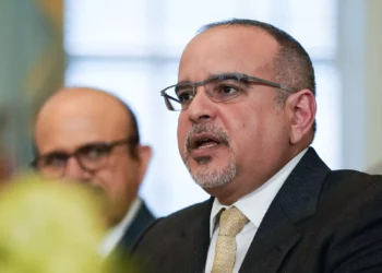 El príncipe heredero y primer ministro de Bahréin, Salman bin Hamad Al Khalifa, en Washington, el 2 de marzo de 2022. (Elizabeth Frantz/Pool vía AP)