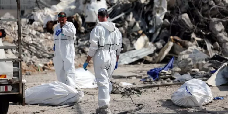 El mundo quiere que demos a Hamás el combustible utilizado para quemar israelíes