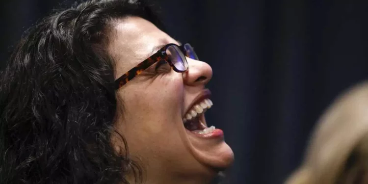 Rashida Tlaib llama “maníaco genocida” a Netanyahu