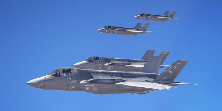 Israel formaliza pedido de 50 cazas: 25 F-35 y 25 F-15EX