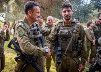 Actor Idan Amedi de “Fauda” herido grave en un combate en Gaza