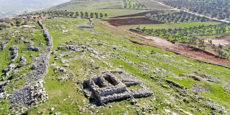 Altar de Josué vandalizado por árabes de la Autoridad Palestina