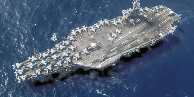 El portaaviones USS Harry S. Truman visto desde el cielo. (U.S. Navy)