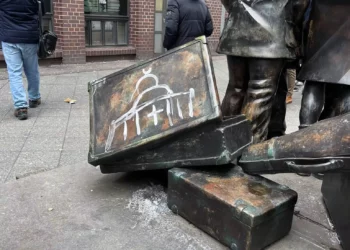 Manifestantes pro-Hamás vandalizaron monumento judío en Berlín