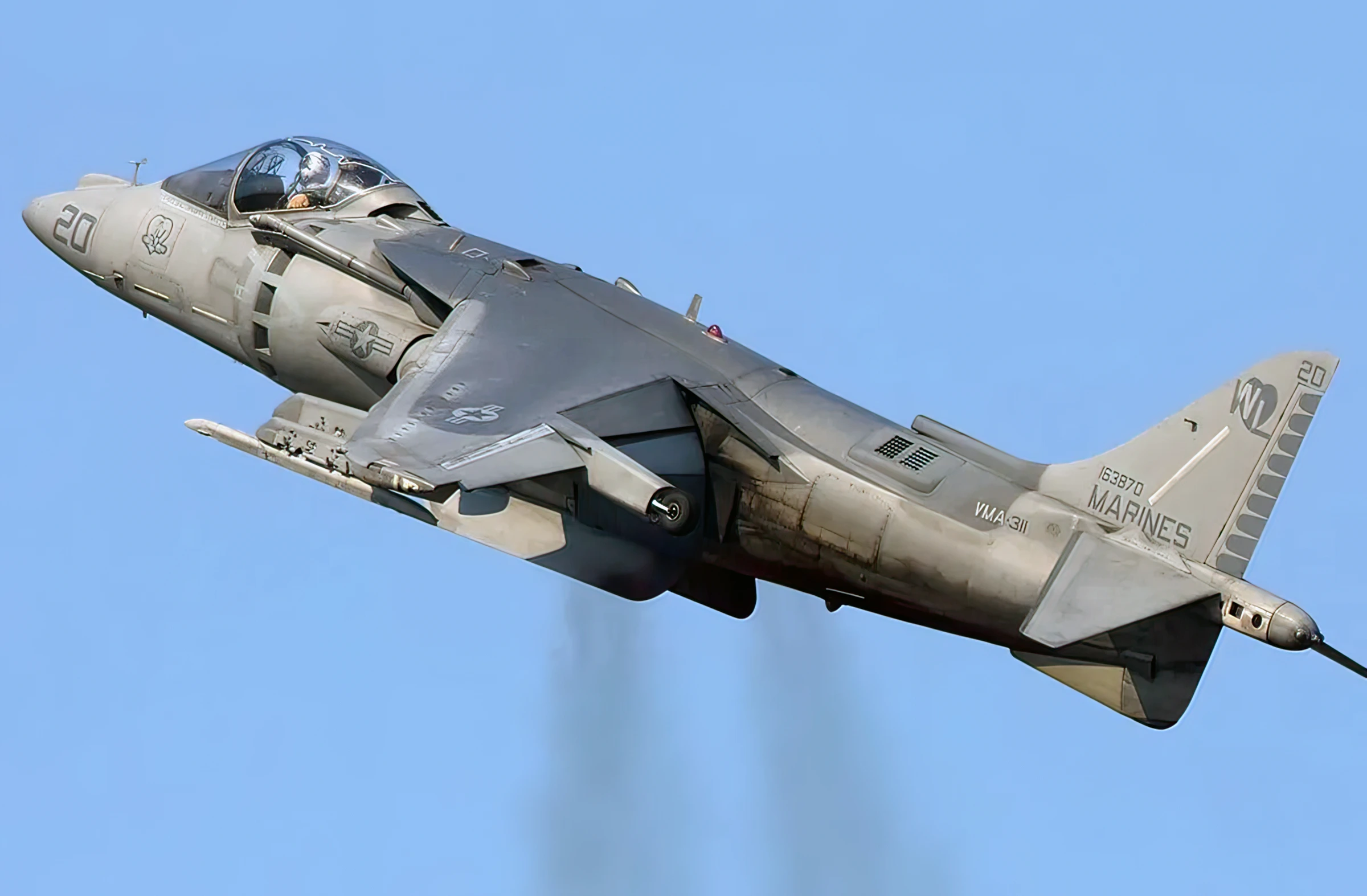 El piloto de un Harrier de EE. UU. derriba a siete kamikazes hutíes