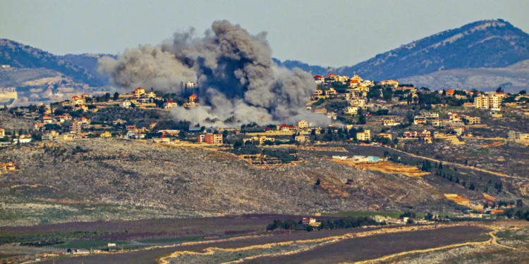 Hezbolá dispara 30 cohetes contra el norte de Israel