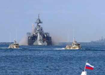 Ucrania: Convertimos un buque de guerra ruso en un submarino