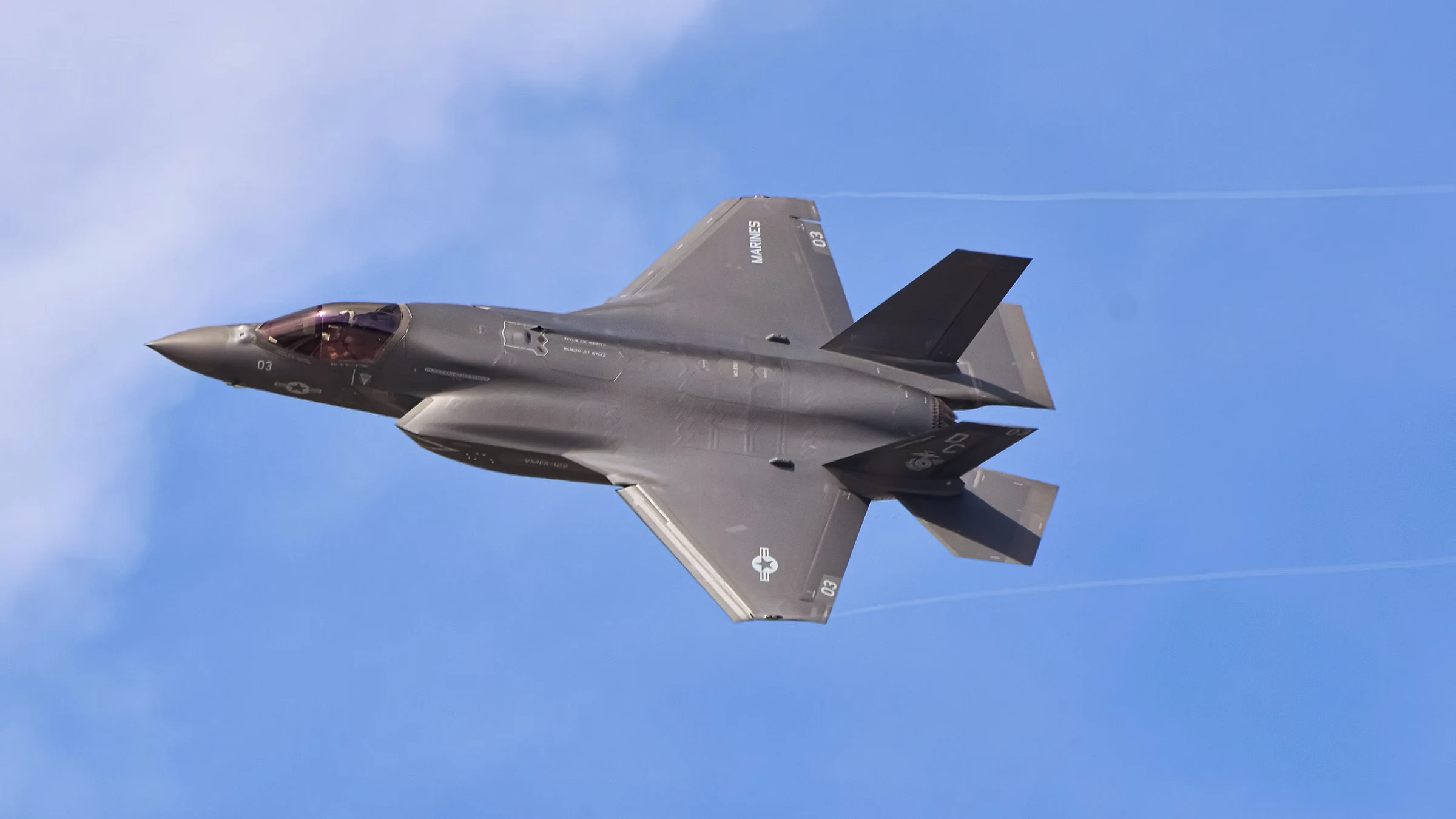 ¿Qué confiere sigilo al caza F-35?