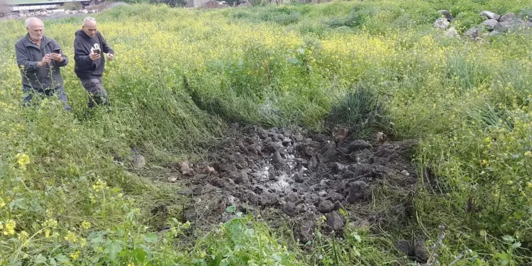 Un dron impactó en una zona abierta cerca de la comunidad de Arbel, en la Baja Galilea, cerca del Mar de Galilea, el 19 de febrero de 2024. (Utilizado de conformidad con la cláusula 27a de la Ley de Propiedad Intelectual).