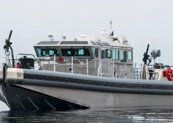 Dillon Aero presenta la avanzada minigun marinizada M134D para seguridad marítima