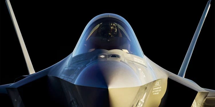 Collins Elbit Vision Systems suministra el sistema HMDS F-35 Gen III n.º 3000