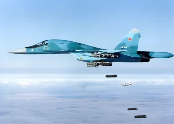 Su-34 rusos usan bombas guiadas para atacar a las fuerzas ucranianas