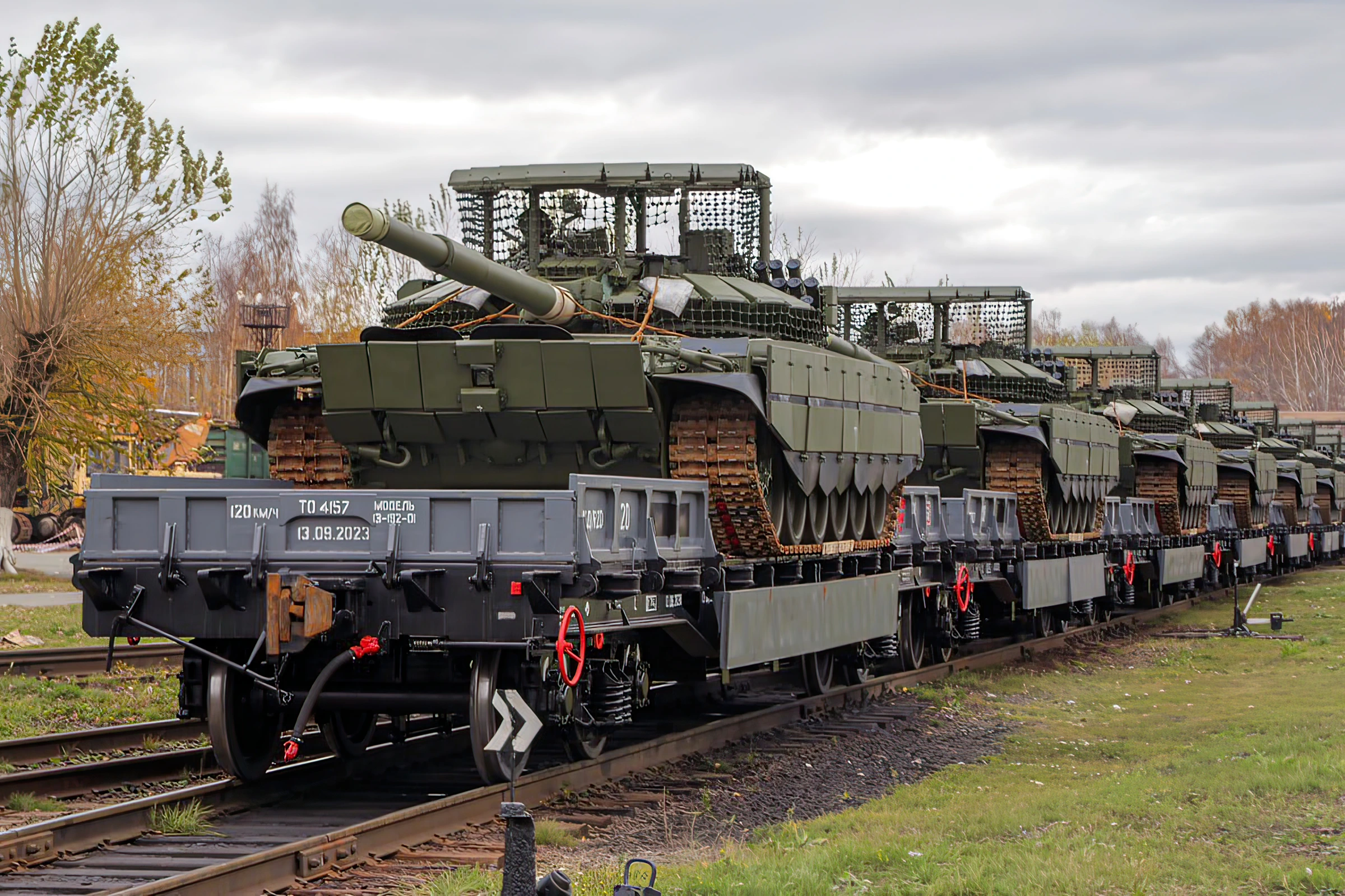 El ejército ruso amplía su flota de tanques T-80BVM