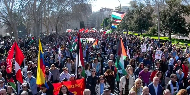 3.000 manifestantes pro-Hamás corean “del río al mar” en Madrid