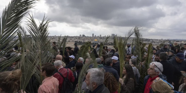 Miles de cristianos celebran el Domingo de Ramos en Jerusalén