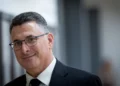 Gideon Sa'ar amenaza con dimitir si no entra en el gabinete de guerra