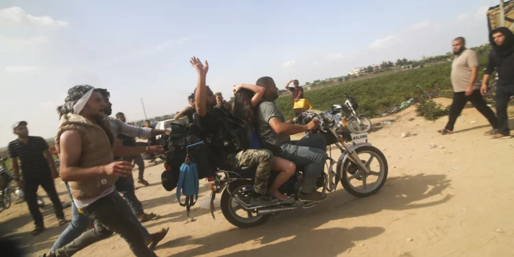 Terrorista de la UNRWA se refirió a secuestrada como “esclava sexual”