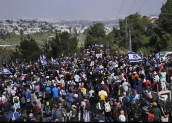 Miles de manifestantes a favor del acuerdo sobre los rehenes