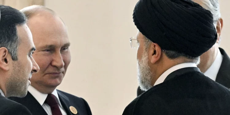 Irán y China se apresuran a felicitar a Putin por su victoria electoral