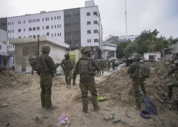 Miembros de Hamás se atrincheran en hospital Shifa