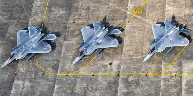 F-22 Raptor: El caza más caro de la historia podría retirarse