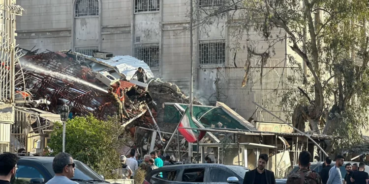 Ataque aéreo en Damasco destruye consulado iraní