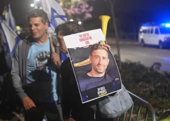 Familiares de rehén rechazan uso de su imagen en protestas contra el gobierno