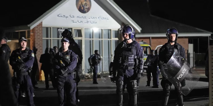 4 adolescentes planeaban comprar armas y atacar a judíos en Sydney