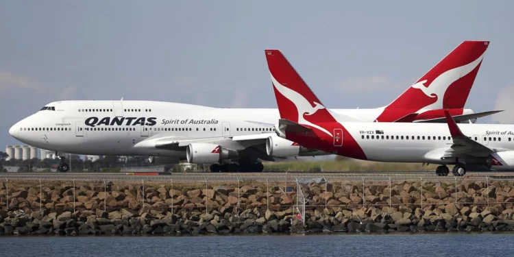 Qantas desvía rutas por temor a ataques iraníes en Israel