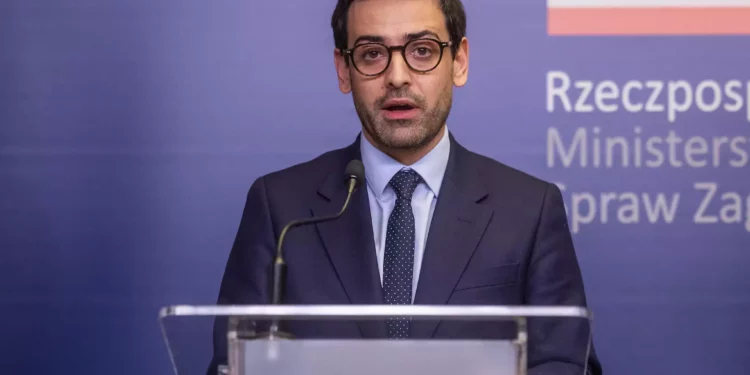 Archivo: El ministro de Asuntos Exteriores francés, Stéphane Sejourne, habla durante una conferencia de prensa conjunta con su homólogo polaco en Varsovia, el 15 de enero de 2024. (Wojtek Radwanski/AFP)