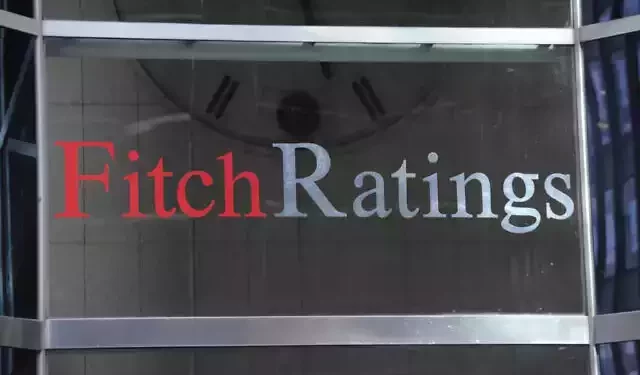 Esta foto muestra carteles de Fitch Ratings, en Nueva York, el 9 de octubre de 2011. (Henny Ray Abrams/AP)