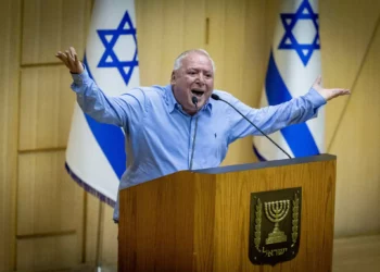 ministro David Amsalem en la Knéset en Jerusalén el 19 de septiembre de 2023. (Yonatan Sindel/Flash90)