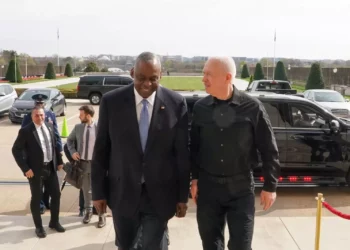 El ministro de Defensa, Yoav Gallant, se reúne con el secretario de Defensa de Estados Unidos, Lloyd Austin, en Washington, el 26 de marzo de 2024. (Ariel Hermoni/Ministerio de Defensa)