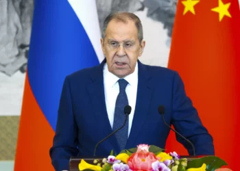 En esta fotografía publicada por el servicio de prensa del Ministerio de Relaciones Exteriores de Rusia el martes 9 de abril de 2024, el ministro de Relaciones Exteriores de Rusia, Sergey Lavrov, habla con los medios durante su conferencia de prensa conjunta con el ministro de Relaciones Exteriores de China, Wang Yi, luego de las conversaciones en Beijing, China.

(Servicio de Prensa del Ministerio de Asuntos Exteriores de Rusia vía AP)