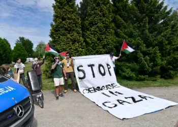 Policía polaca resguardó a manifestantes anti Israel en Auschwitz