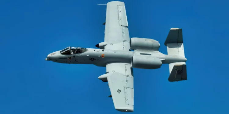 ¿Es posible modernizar el A-10 Warthog y hacerlo furtivo?