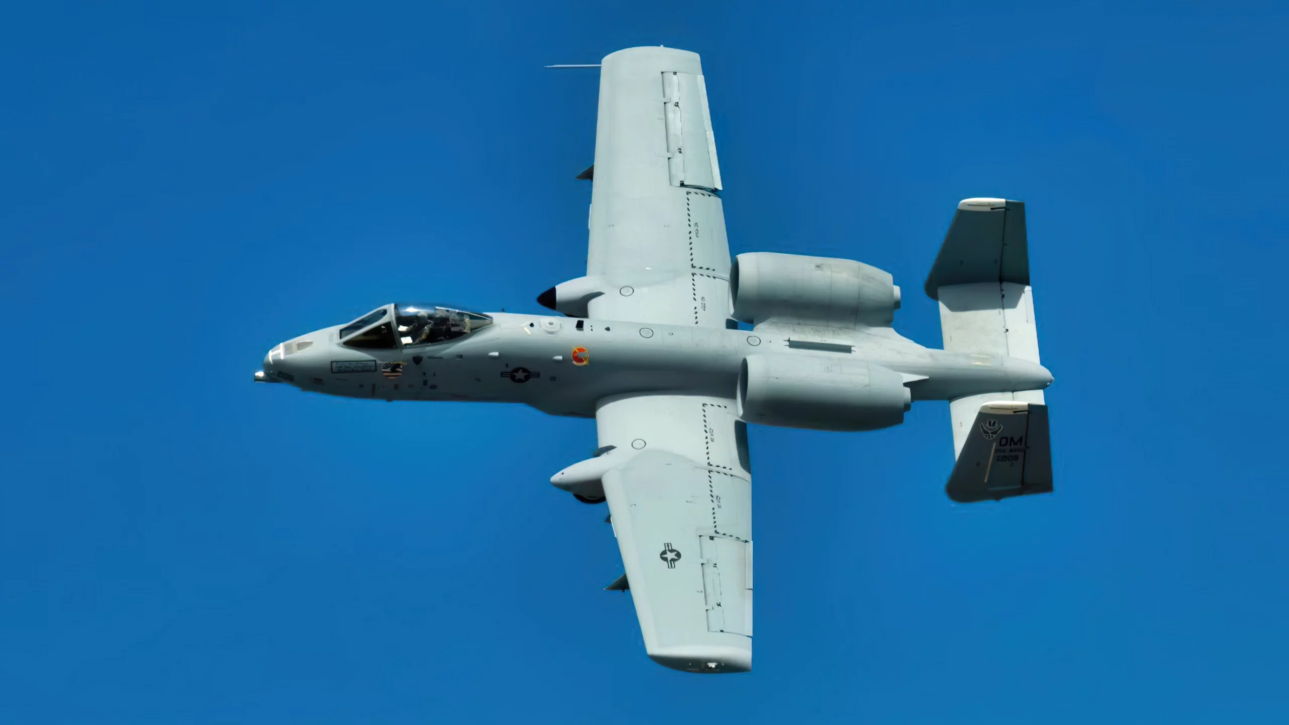 ¿Es posible modernizar el A-10 Warthog y hacerlo furtivo?