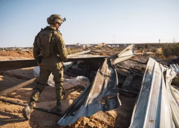 Un lanzacohetes después de ser destruido por las tropas en Rafah, en el sur de Gaza, en una imagen publicada el 16 de mayo de 2024. (Fuerzas de Defensa de Israel)