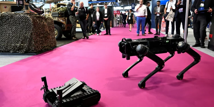 Francia prohíbe a empresas israelíes en feria Eurosatory 2024