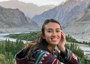 Noa Argamani, de 26 años, que fue tomada cautiva por terroristas de Hamás el 7 de octubre de 2023, durante una masacre en la rave del desierto Supernova. (Cortesía)